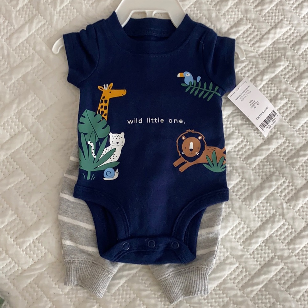 NWT newborn animal neutral outfit